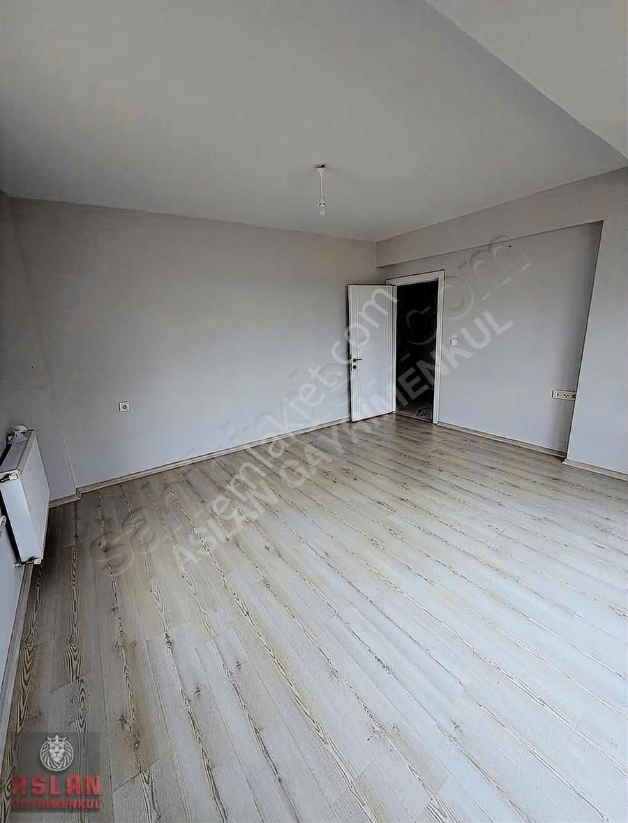 Aslan Emlak Gayrimenkulden Kiralık Çamlıca Site İçi 3+1 - Görsel 9