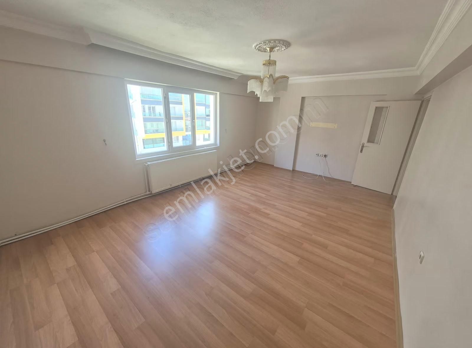 Kiralık 3+1 Geniş Daire: 140m², Önü Açık, Merkezi Konumda - Görsel 9