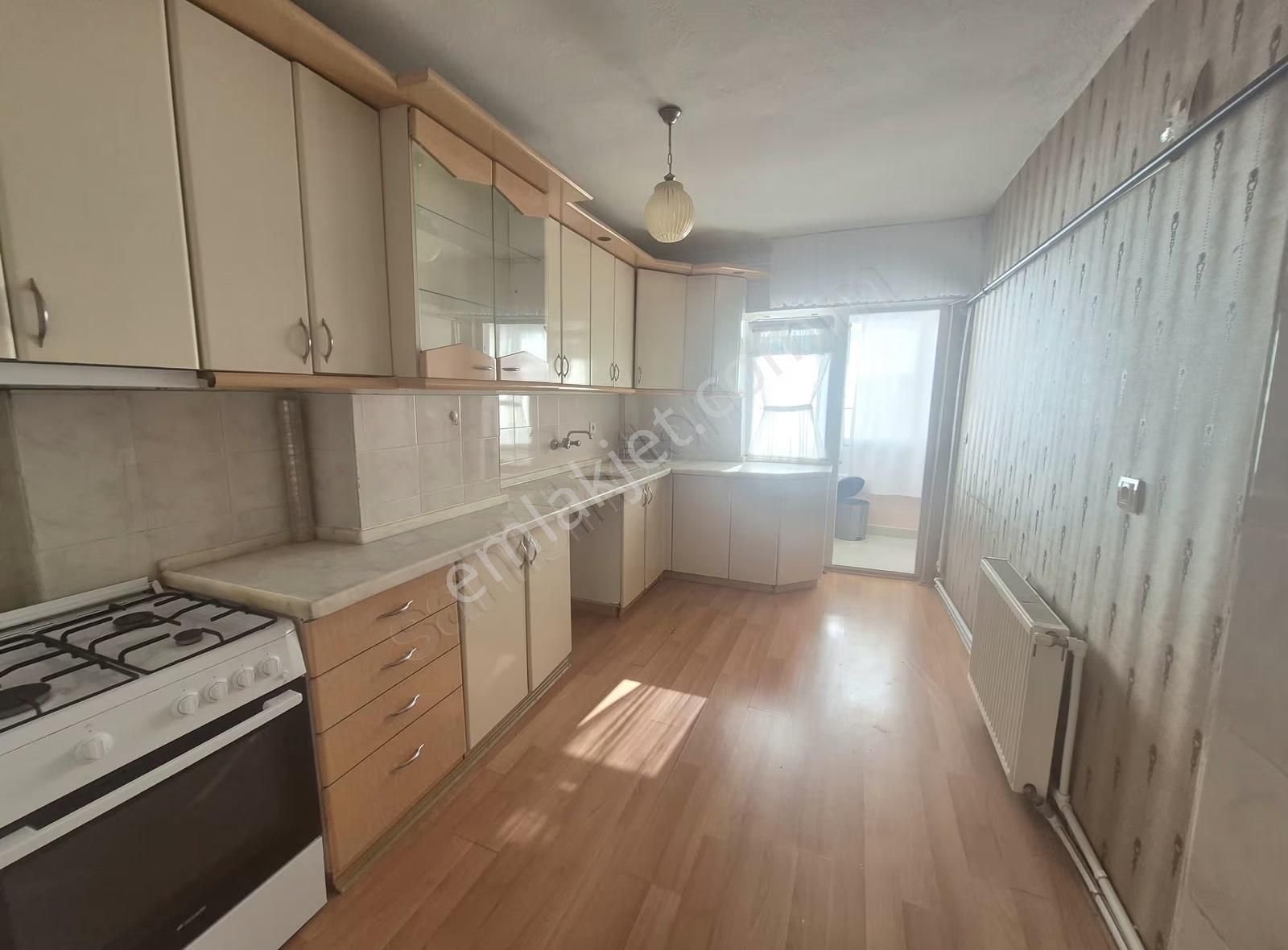 Kiralık 3+1 Geniş Daire: 140m², Önü Açık, Merkezi Konumda - Görsel 7