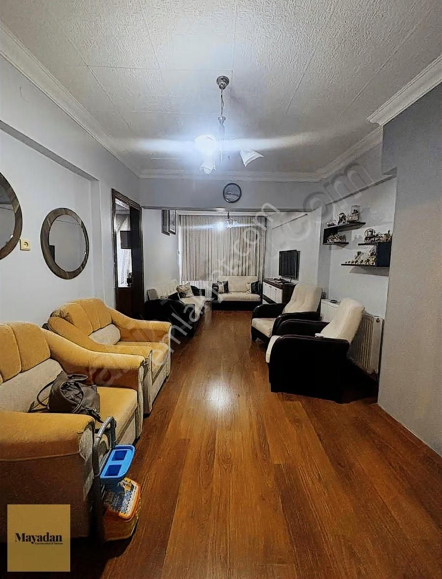 Mayadan Gyo Merkezde Sahile Yürüme Mesafede Satılık 2+1 Daire