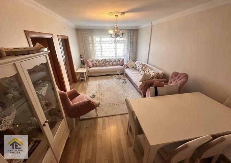 Yunus Emre Caddesi Yakını Katta 3+1 Full Yapılı Fırsat