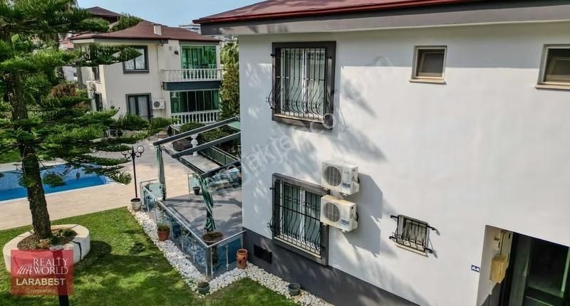 Alanya Kestel Mah. Havuzlu Site İçi Müstakil Tripleks Villa - Görsel 9
