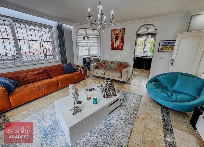 Alanya Kestel Mah. Havuzlu Site İçi Müstakil Tripleks Villa - Görsel 11