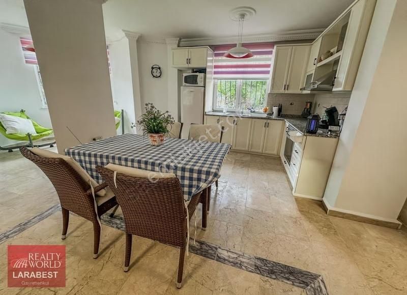 Alanya Kestel Mah. Havuzlu Site İçi Müstakil Tripleks Villa - Görsel 4