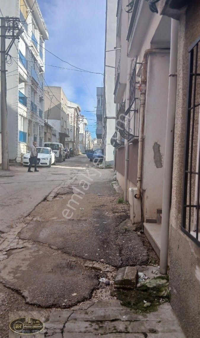 Bandırma Çınarlı Mahallesinde Satılık Masrafsız 2+1 Arakat