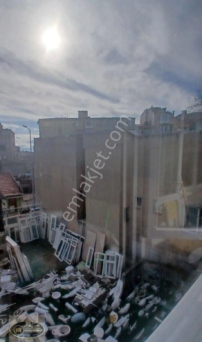 Bandırma Çınarlı Mahallesinde Satılık Masrafsız 2+1 Arakat - Görsel 3