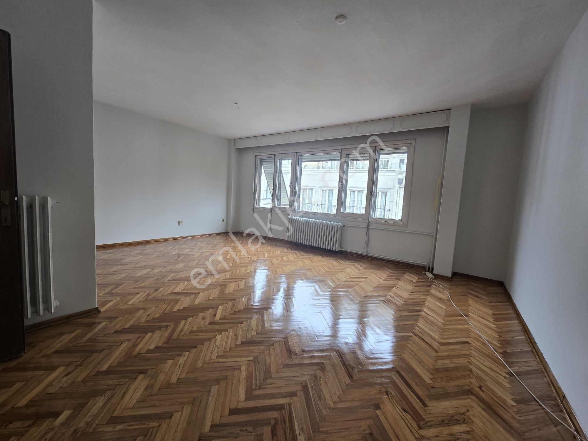 Akaretlere 2 Dk Mesafede Deniz Manzaralı Kiralık 3+1 Daire - Görsel 2