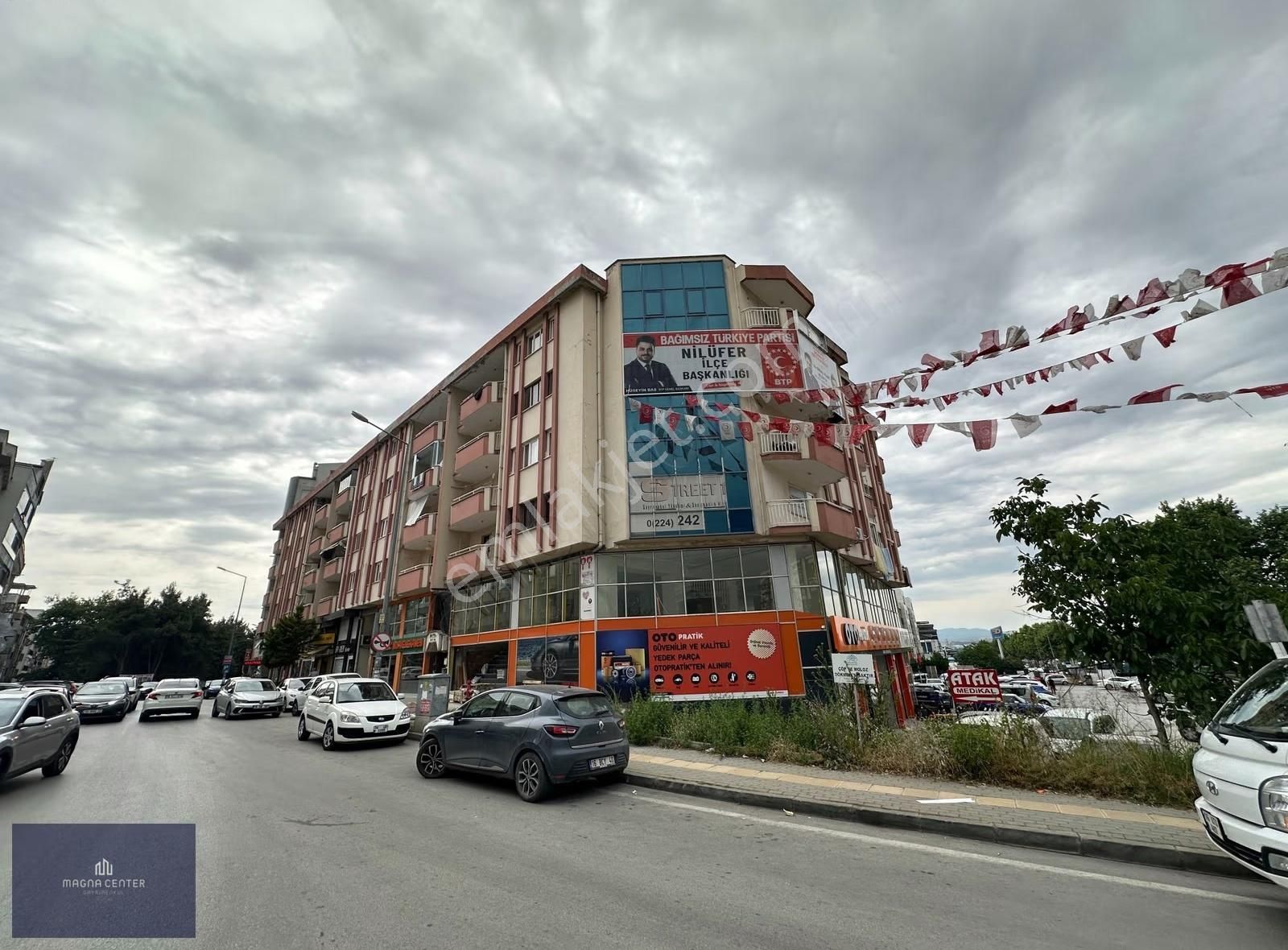 Magna Dan Fethiye De Aile Apartmanında 3+1 Ara Kat Satılık Daire
