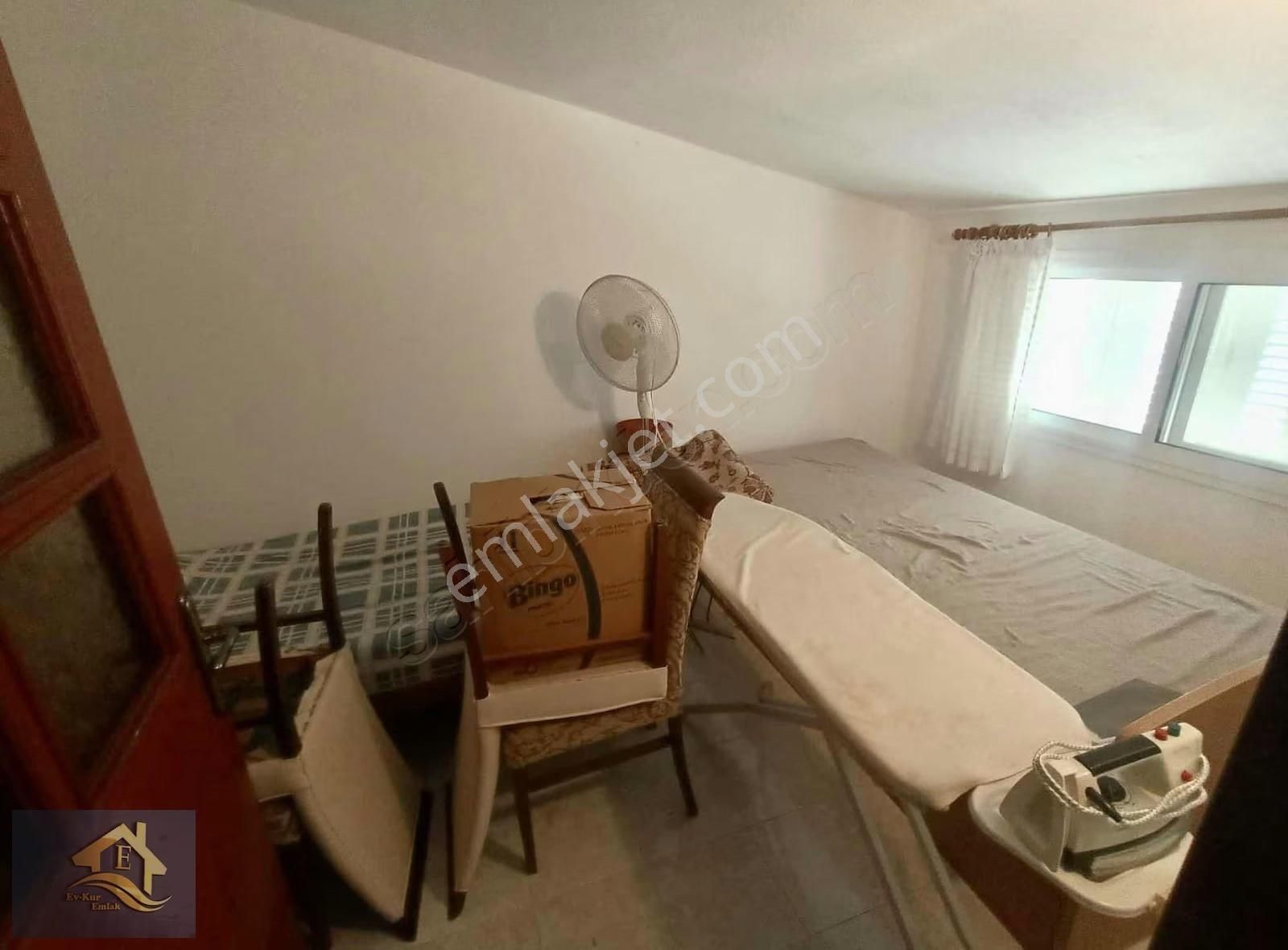 Kuşadası Davutlar'da Havuzlu Sitede Satılık 4+1 Tripleks Yazlık - Görsel 2