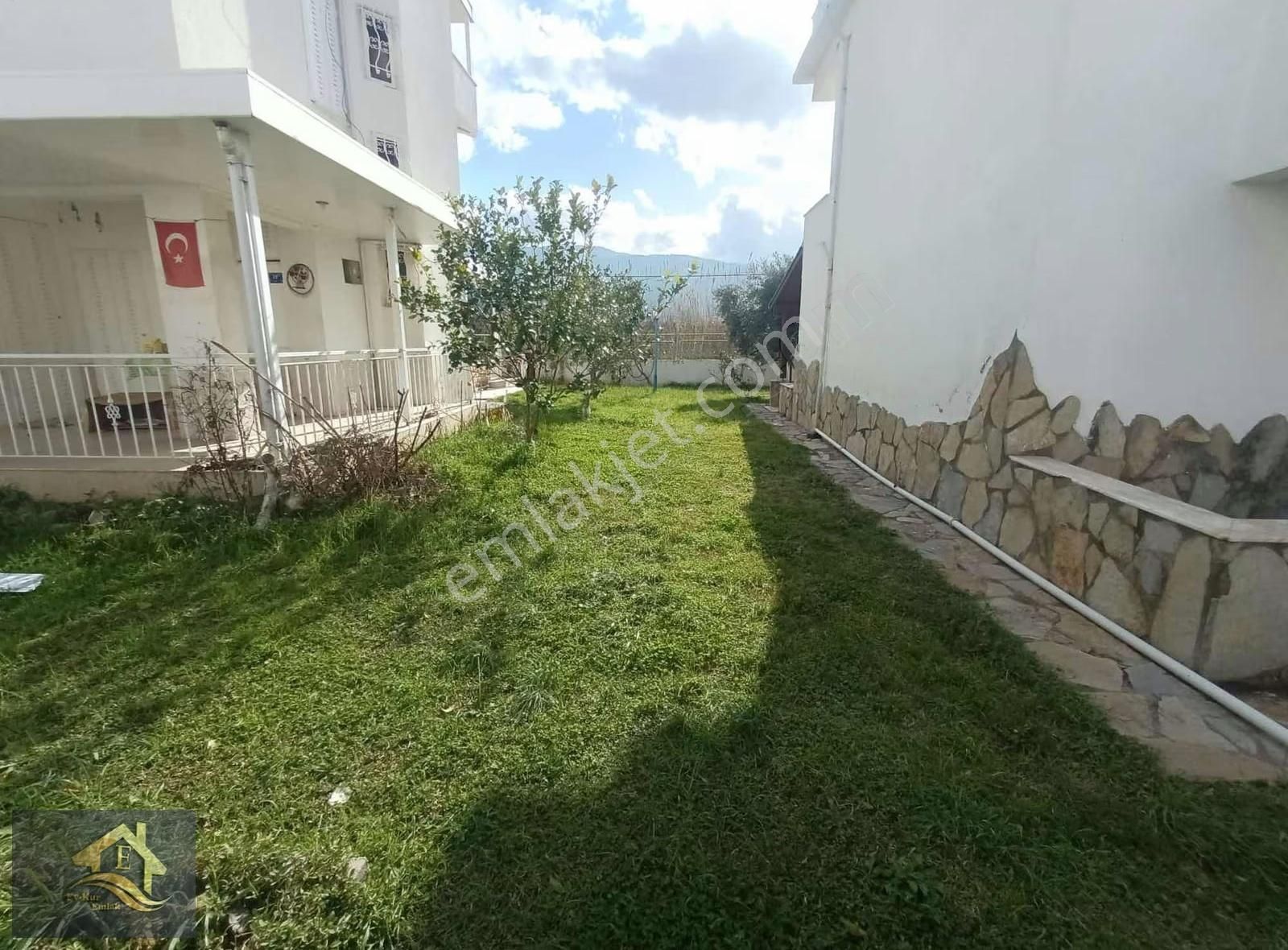 Kuşadası Davutlar'da Havuzlu Sitede Satılık 4+1 Tripleks Yazlık - Görsel 8
