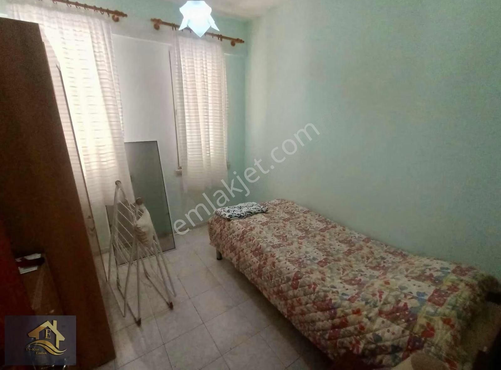 Kuşadası Davutlar'da Havuzlu Sitede Satılık 4+1 Tripleks Yazlık - Görsel 3