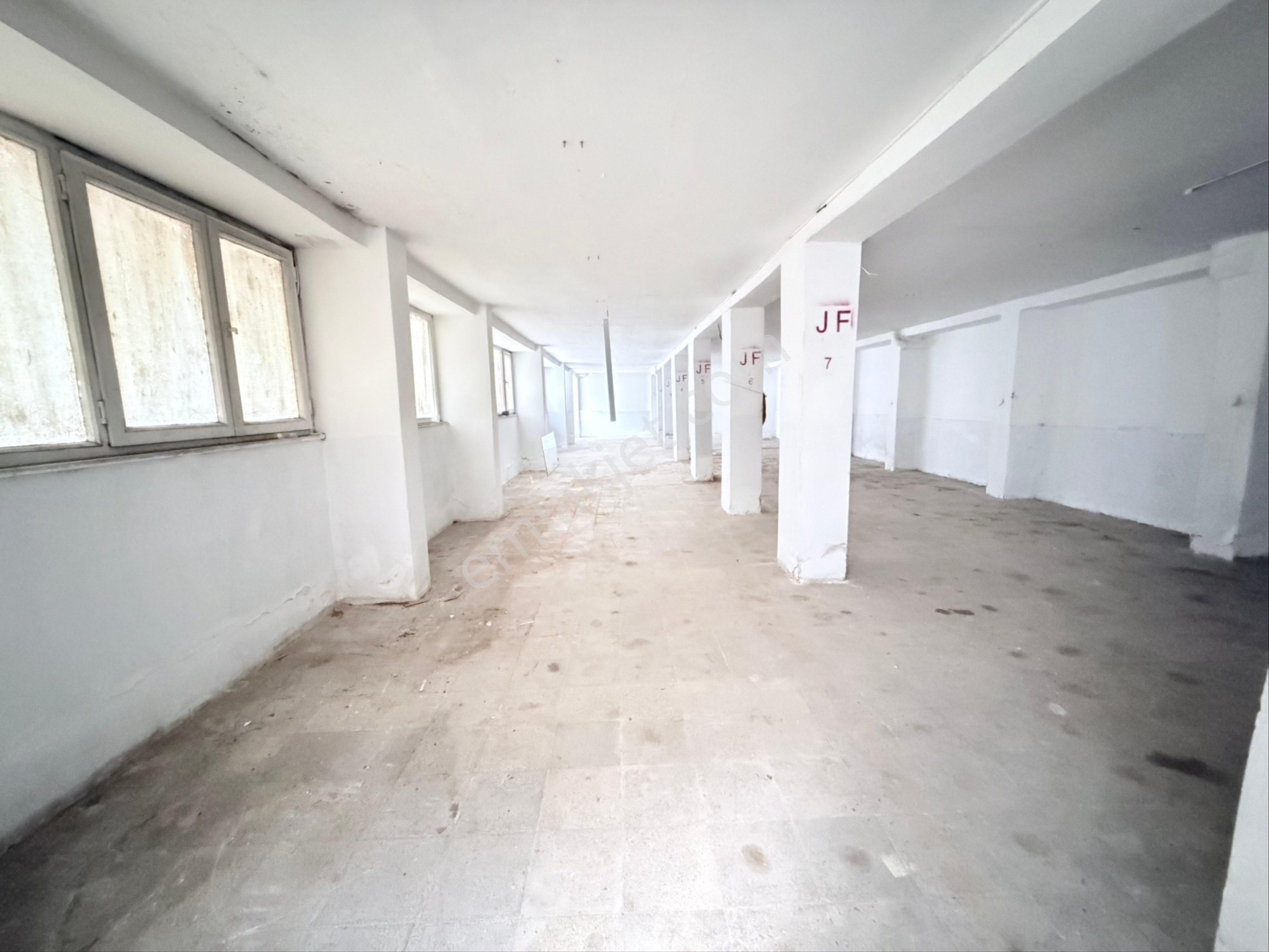 Sefaköy İnönü Mahallesi Kiralık 450 Metre² İş Yeri
