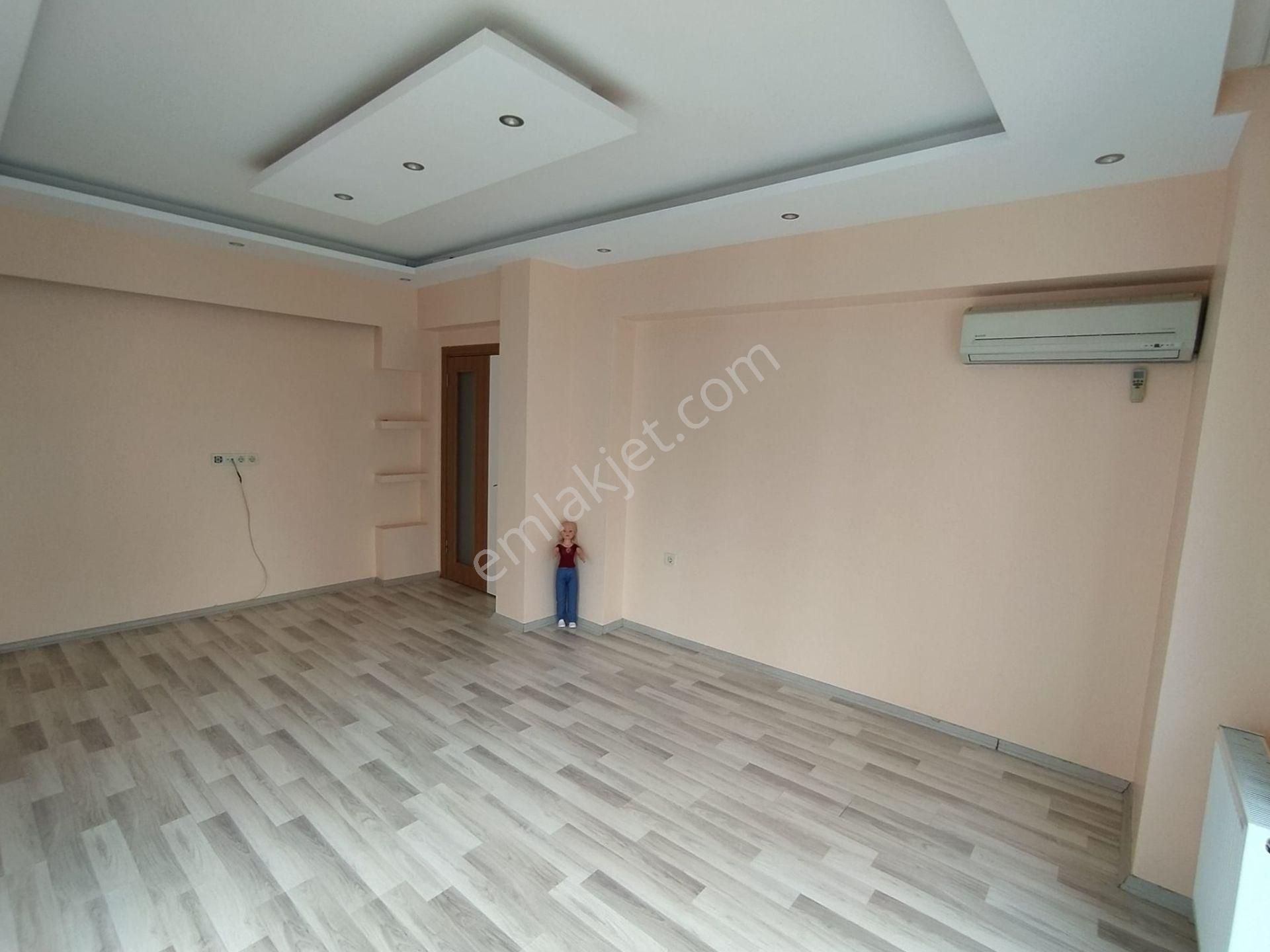 Mertcan Dan Yakacık Meydana Yürüme Site İçi 3+1 Ebeveyn Banyolu - Görsel 5