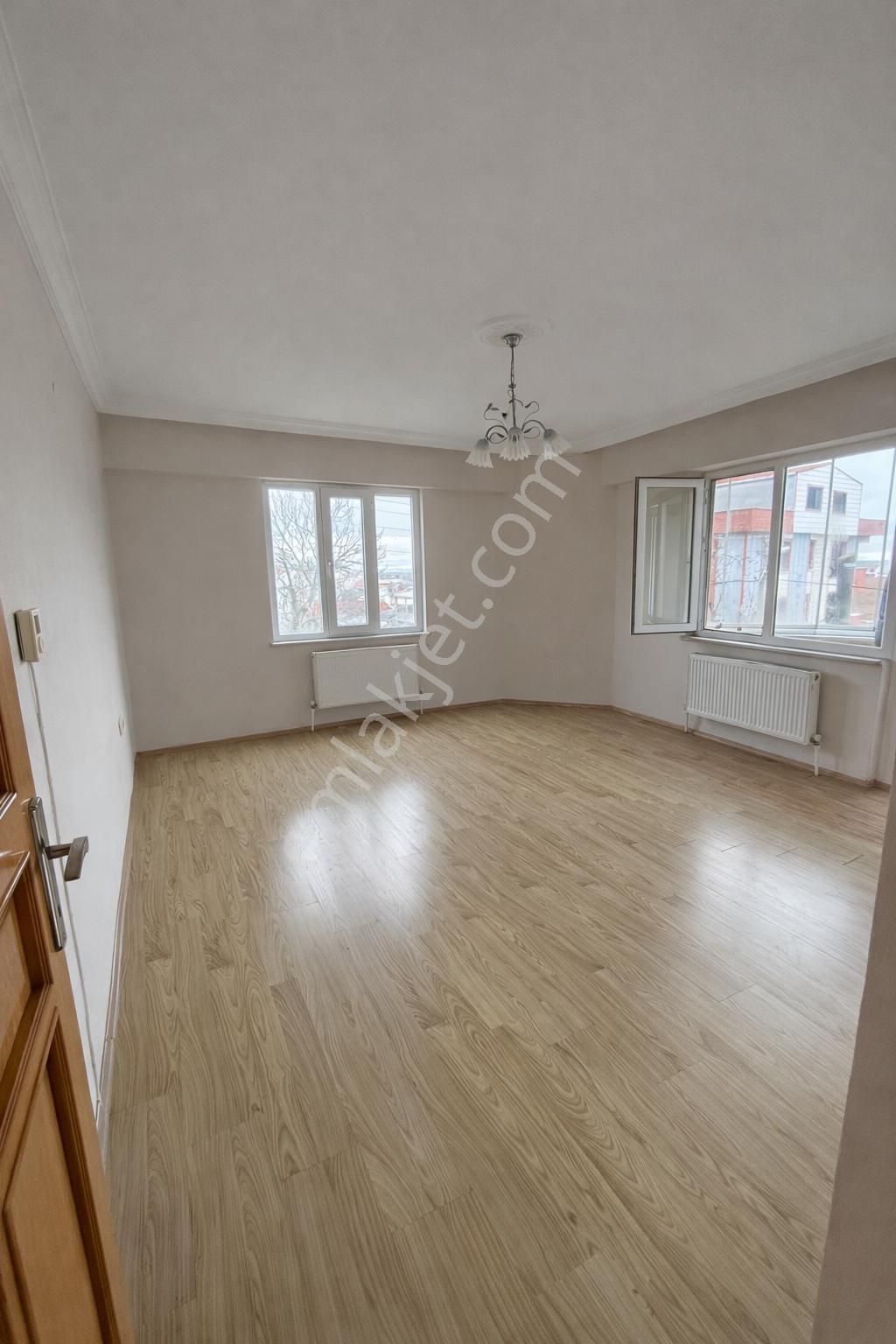 Biga Hamdibey Mahallesinde Geniş 2+1 Kiralık Daire - Görsel 2