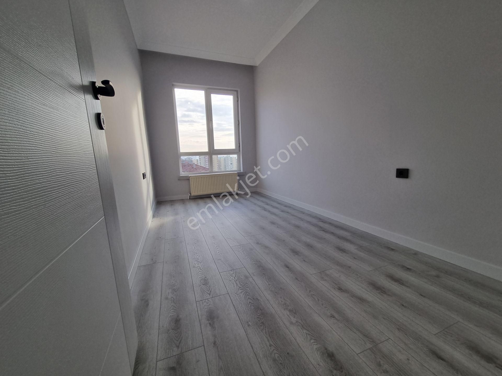 Aşağı Eğlence Azık Sokakta 3+1 Orta Kat İçi Komple Sıfırlanmış Güney Cephe - Görsel 14