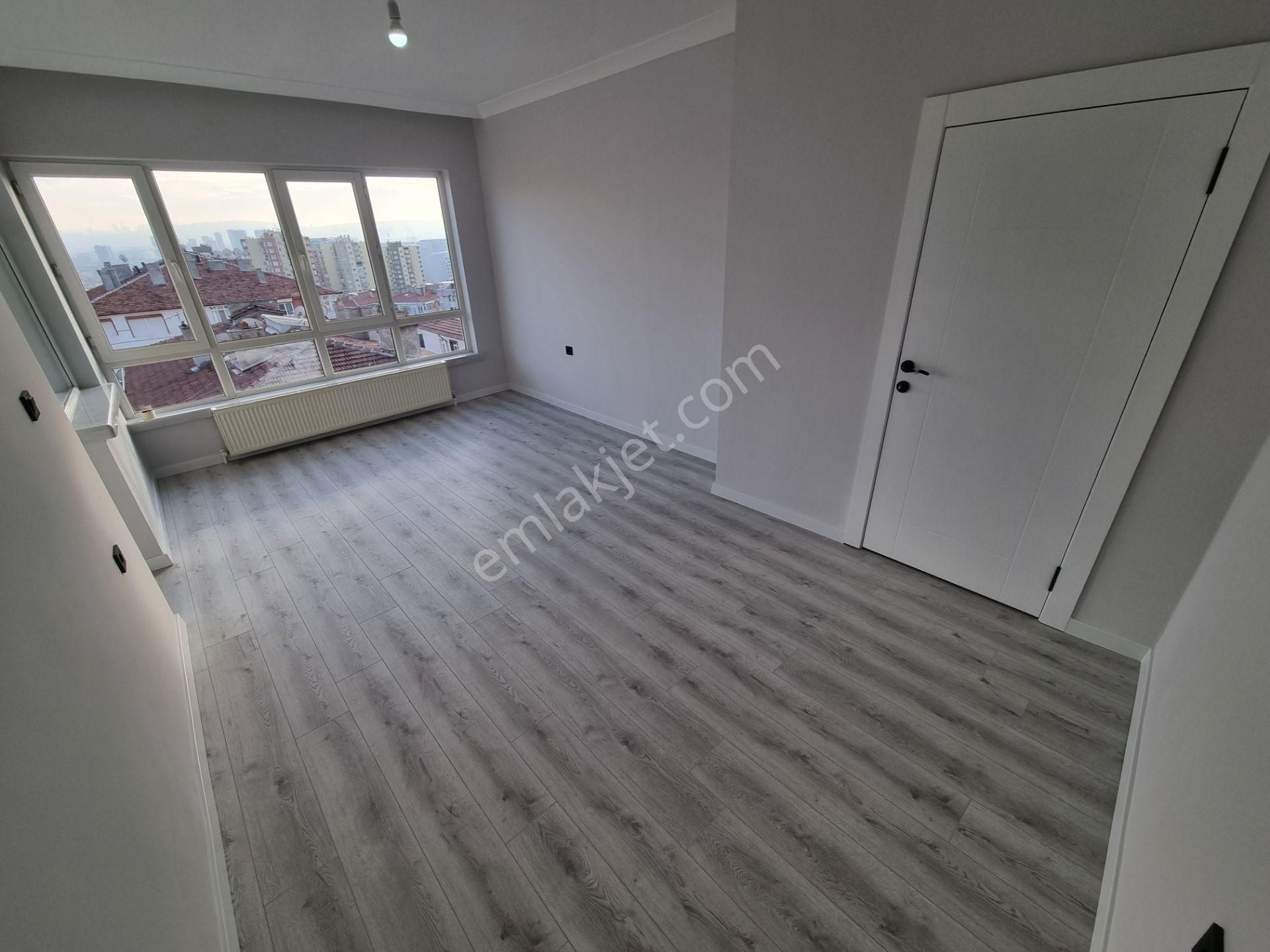 Aşağı Eğlence Azık Sokakta 3+1 Orta Kat İçi Komple Sıfırlanmış Güney Cephe - Görsel 6