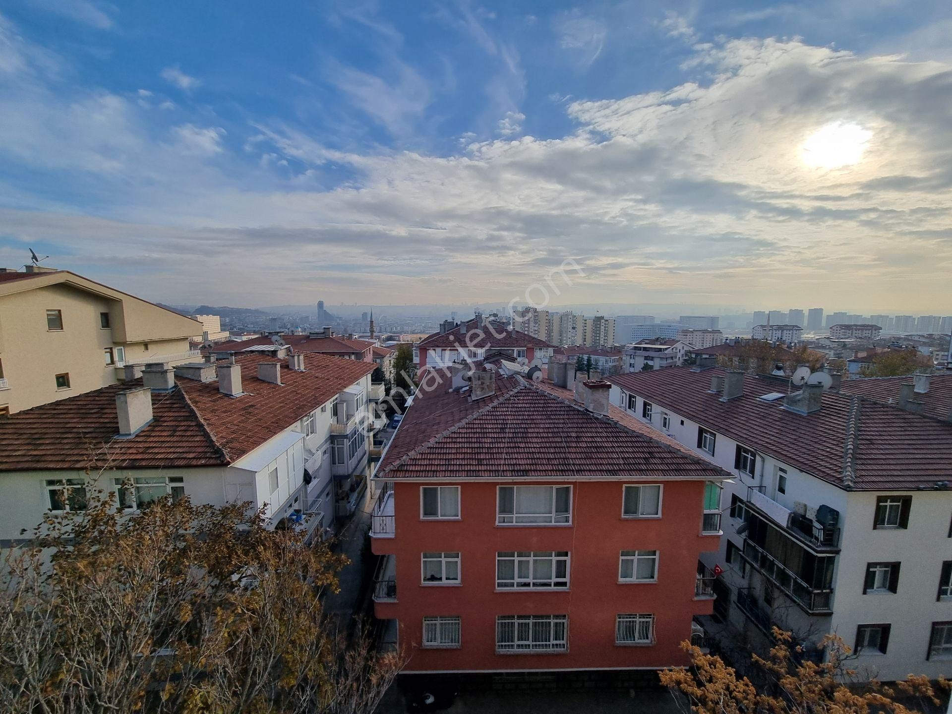 Aşağı Eğlence Azık Sokakta 3+1 Orta Kat İçi Komple Sıfırlanmış Güney Cephe - Görsel 12