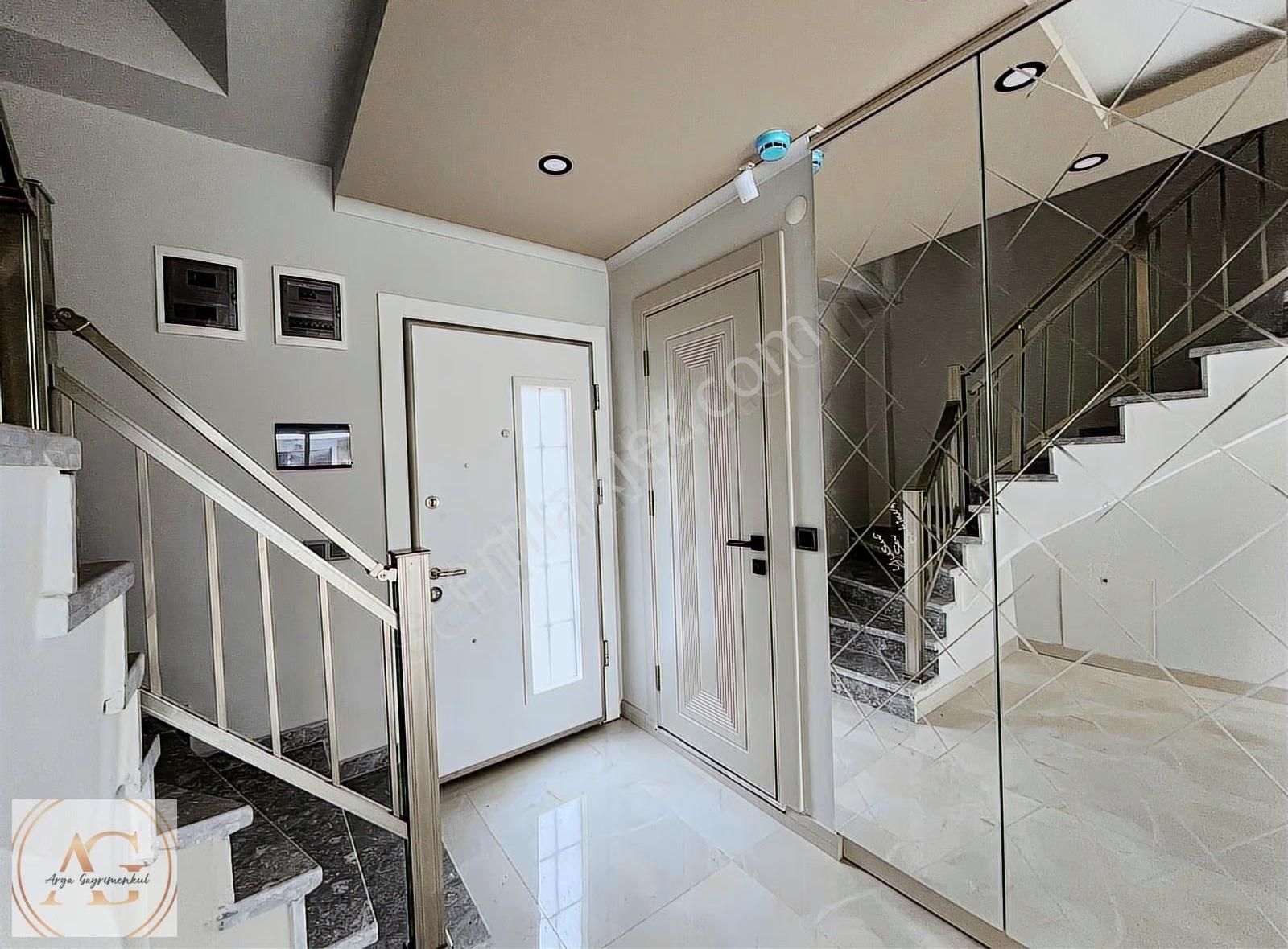 Küçükuyu'da Denize Yakın, Havuzlu, 140m² 3+1 Satılık Villa - Görsel 11