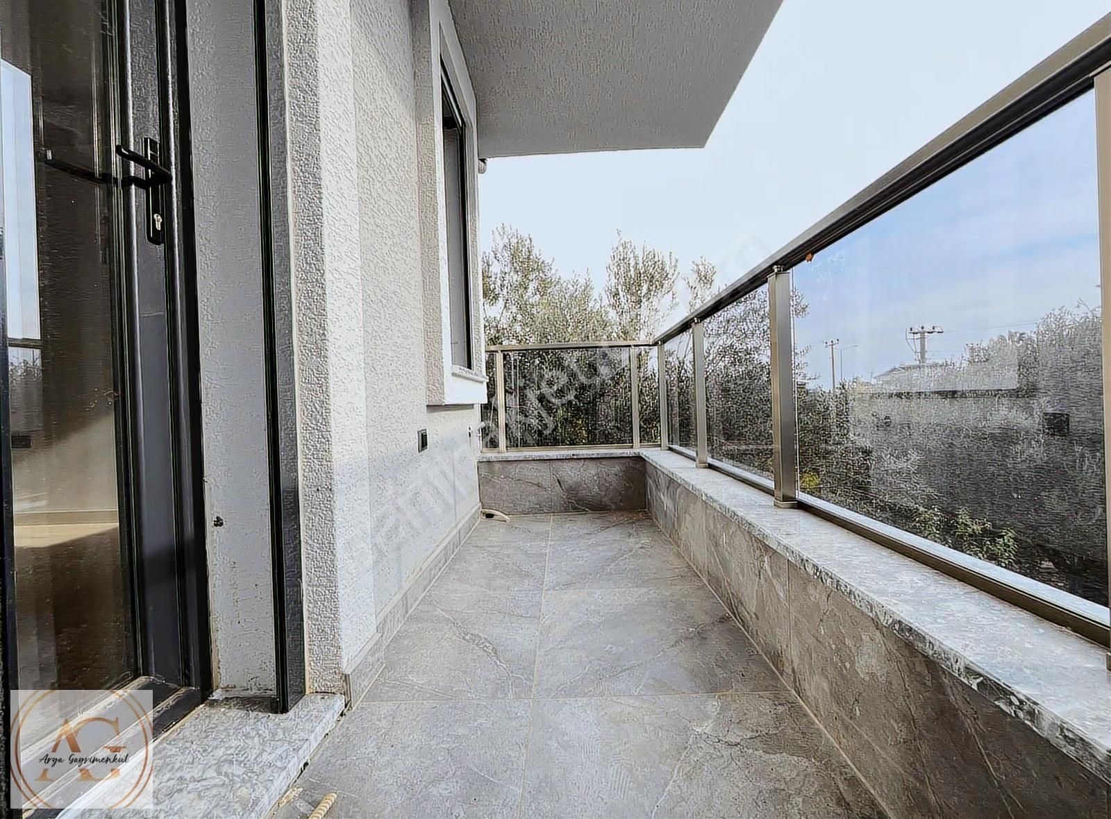 Küçükuyu'da Denize Yakın, Havuzlu, 140m² 3+1 Satılık Villa - Görsel 3