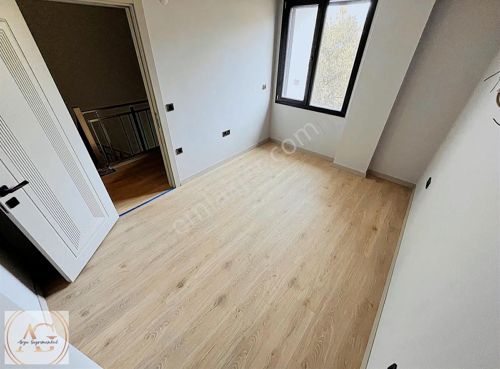 Küçükuyu'da Denize Yakın, Havuzlu, 140m² 3+1 Satılık Villa - Görsel 4