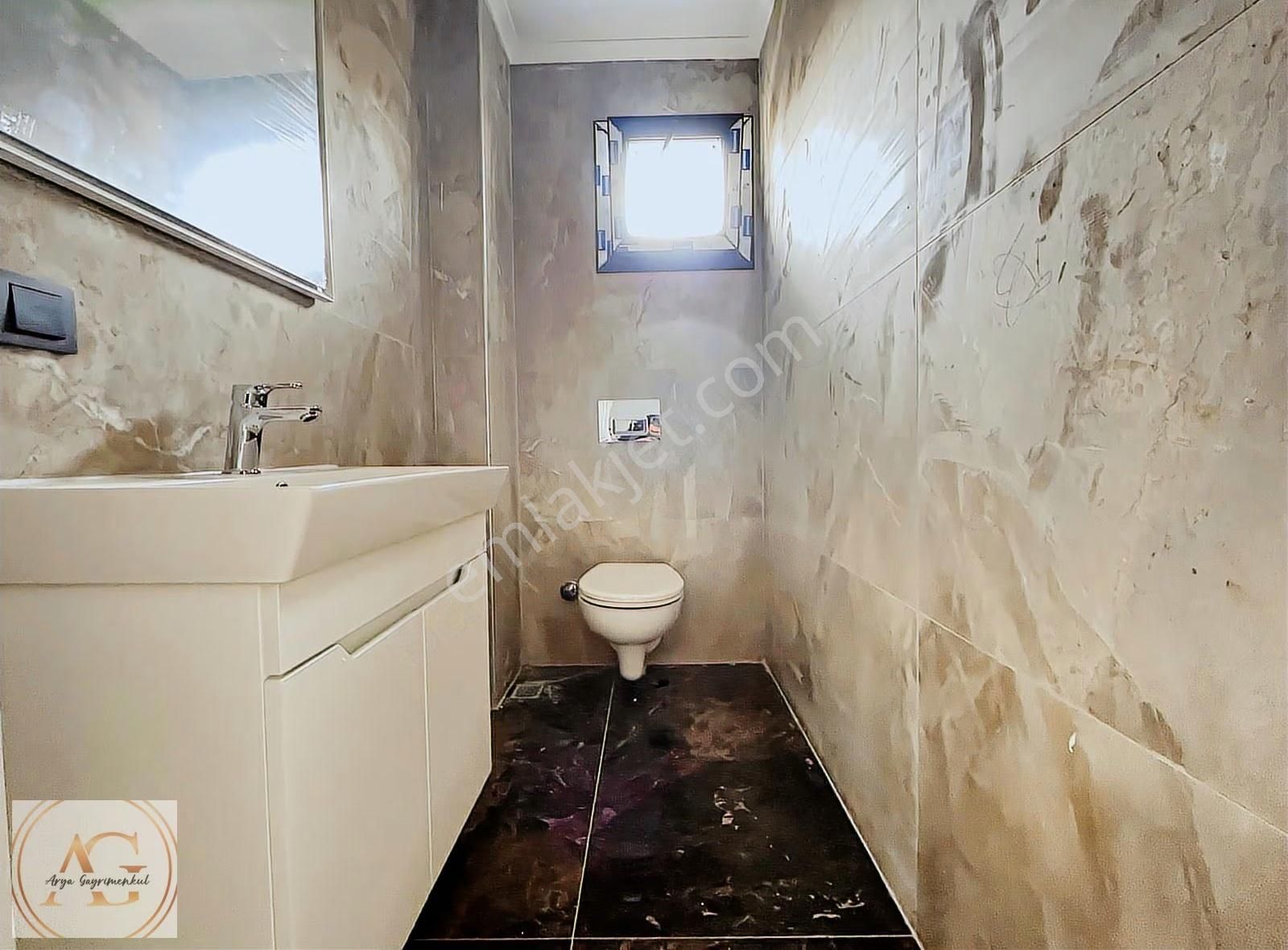 Küçükuyu'da Denize Yakın, Havuzlu, 140m² 3+1 Satılık Villa - Görsel 22