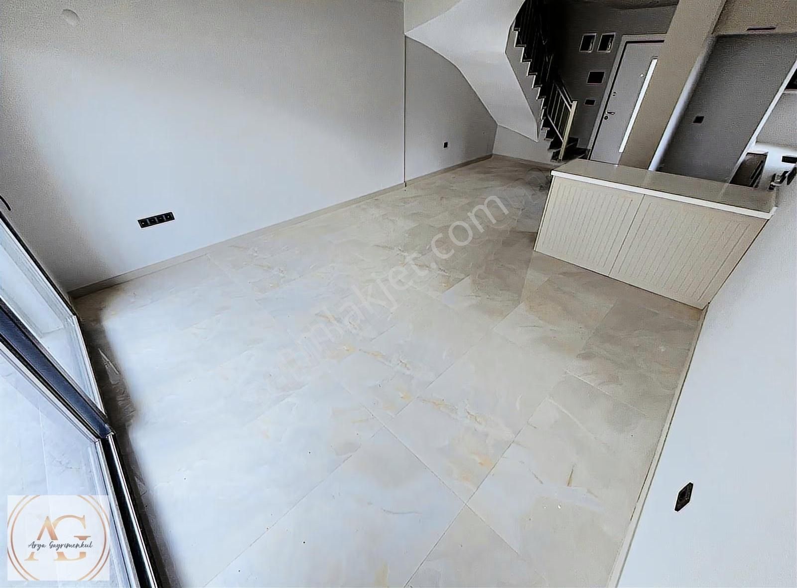Küçükuyu'da Denize Yakın, Havuzlu, 140m² 3+1 Satılık Villa - Görsel 15
