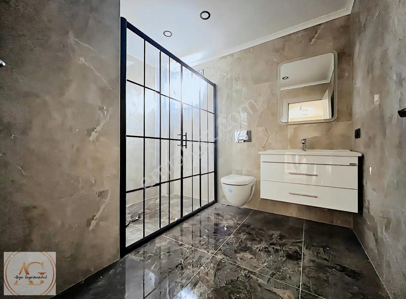 Küçükuyu'da Denize Yakın, Havuzlu, 140m² 3+1 Satılık Villa - Görsel 7