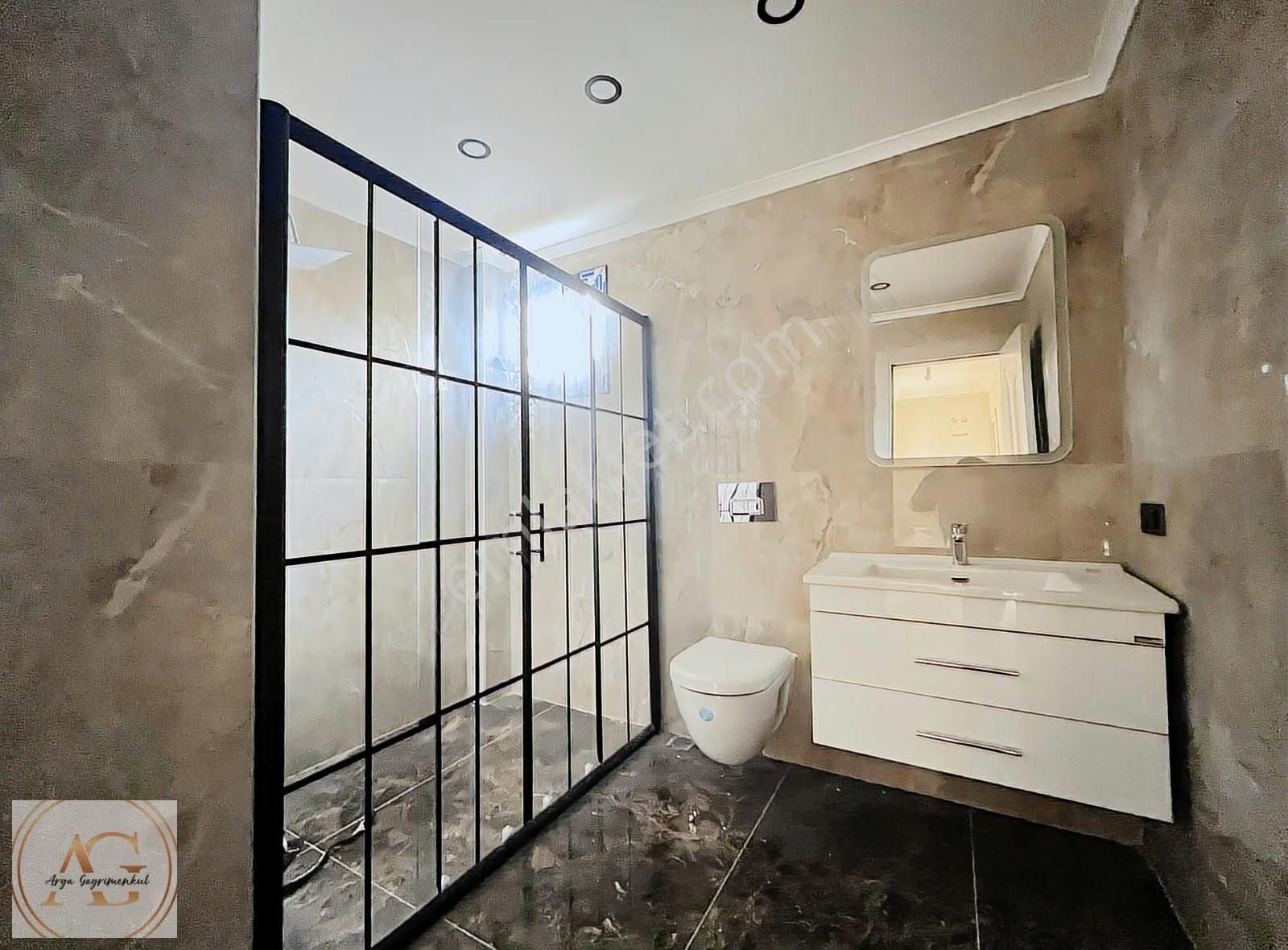 Küçükuyu'da Denize Yakın, Havuzlu, 140m² 3+1 Satılık Villa - Görsel 31