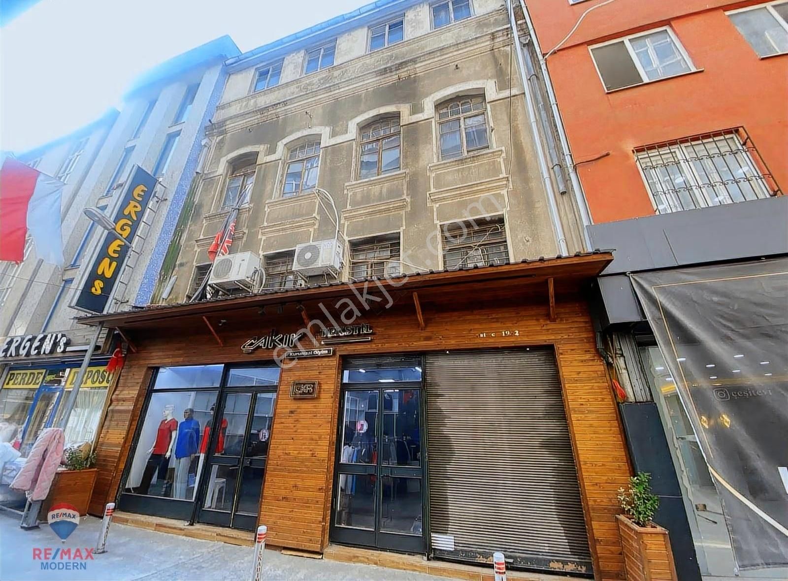Fırsat! Şehrin Tam Merkezinde Komple Satılık Bina
