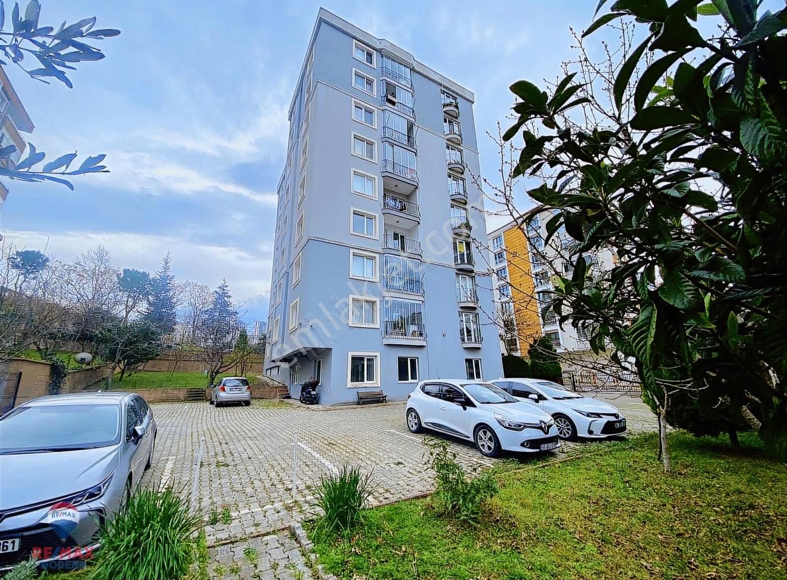 Esenevlerde Sahile Ve Tramvaya Yürüme Mesafesinde Satılık Daire