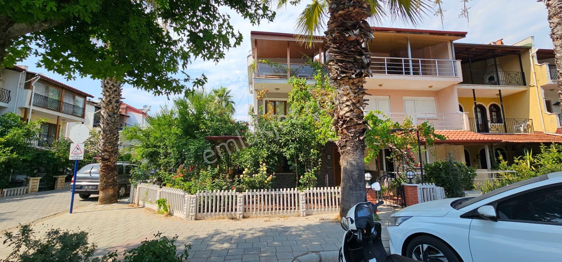 Goldhouse Dan Satılık Akarca Da Denize Yürüme Mesafesinde Köşe Konumda İkiz Villa - Görsel 36