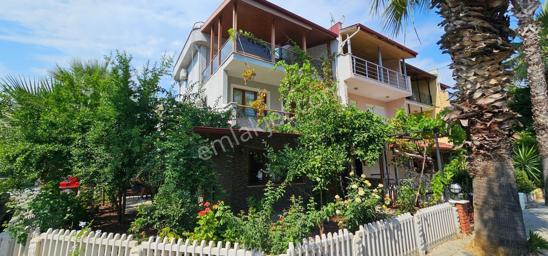 Goldhouse Dan Satılık Akarca Da Denize Yürüme Mesafesinde Köşe Konumda İkiz Villa