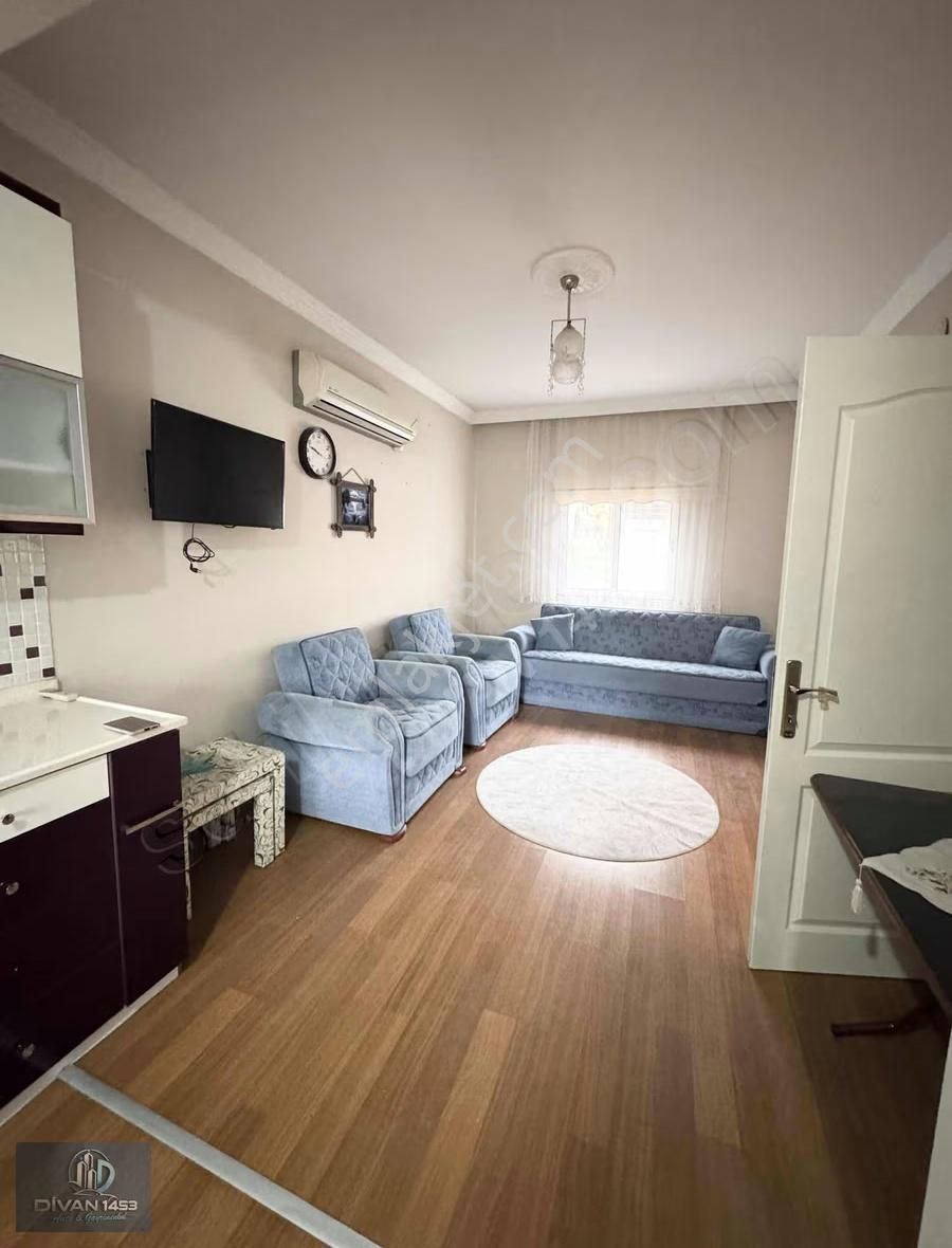 Urla Merkezde Ful Eşyalı Tam Müstakil - Görsel 6