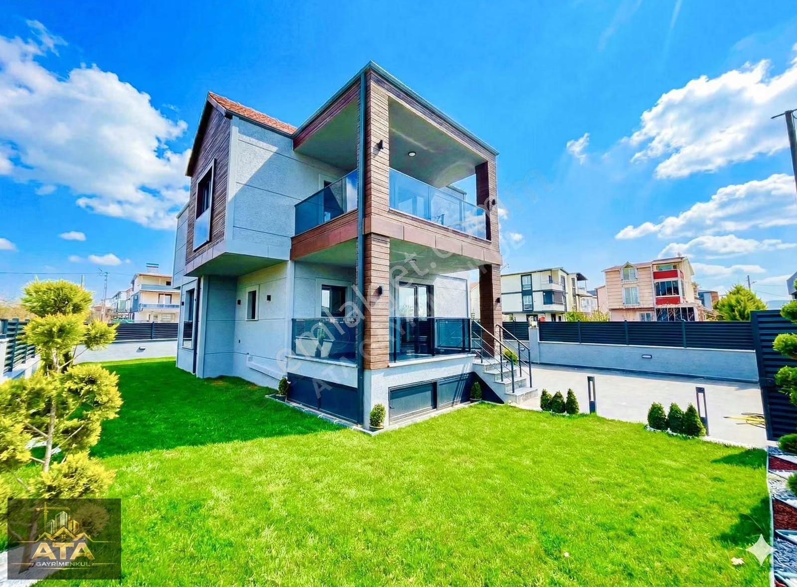 Tam Müstakil Parka Cephe+lüx Dizayn 4+1 Yerden Isıtmalı Villa