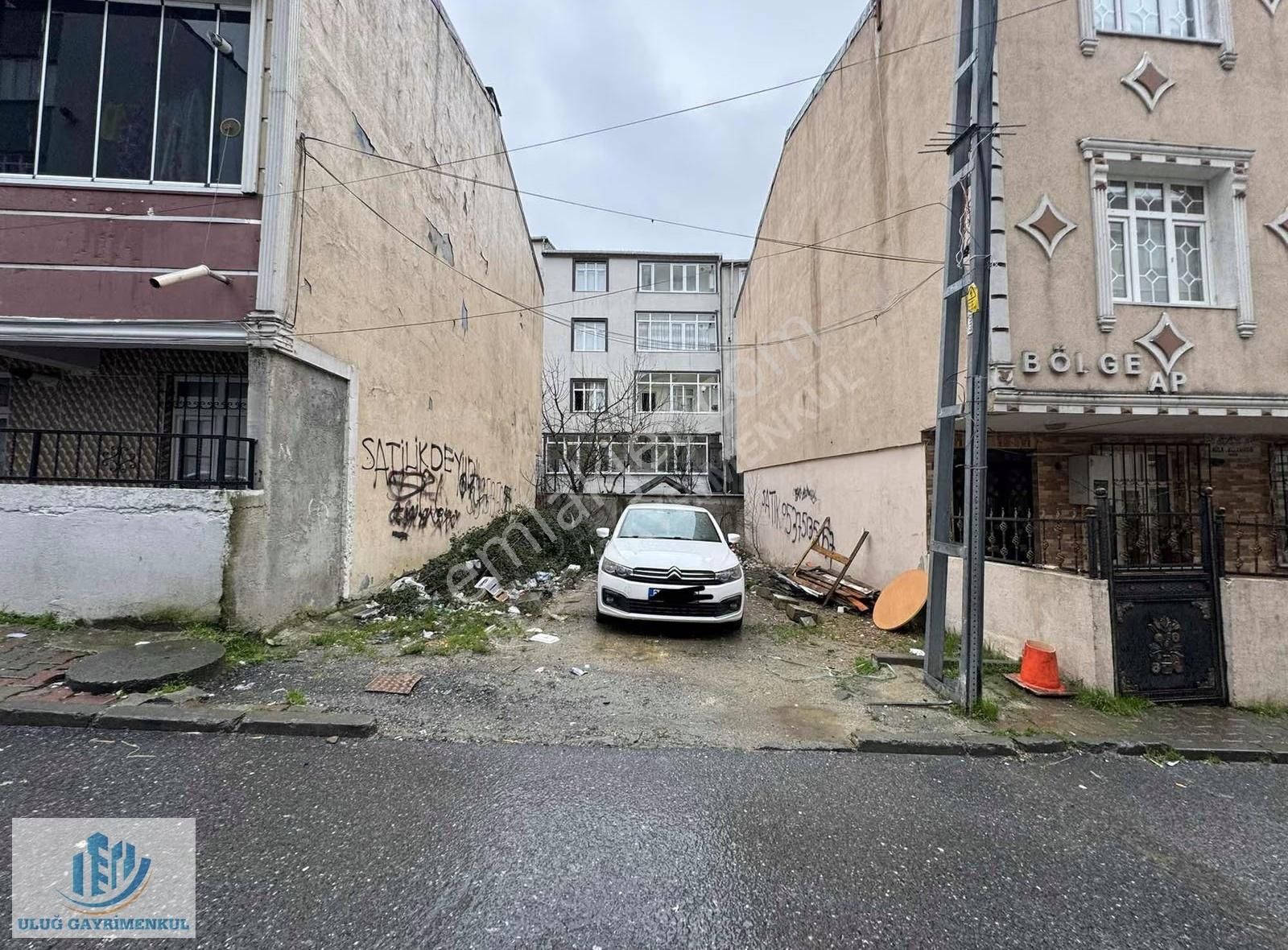 Arnavutköy Yunus Emre'de Satlık 110m² Konut İmarlı İfrazlı Arsa