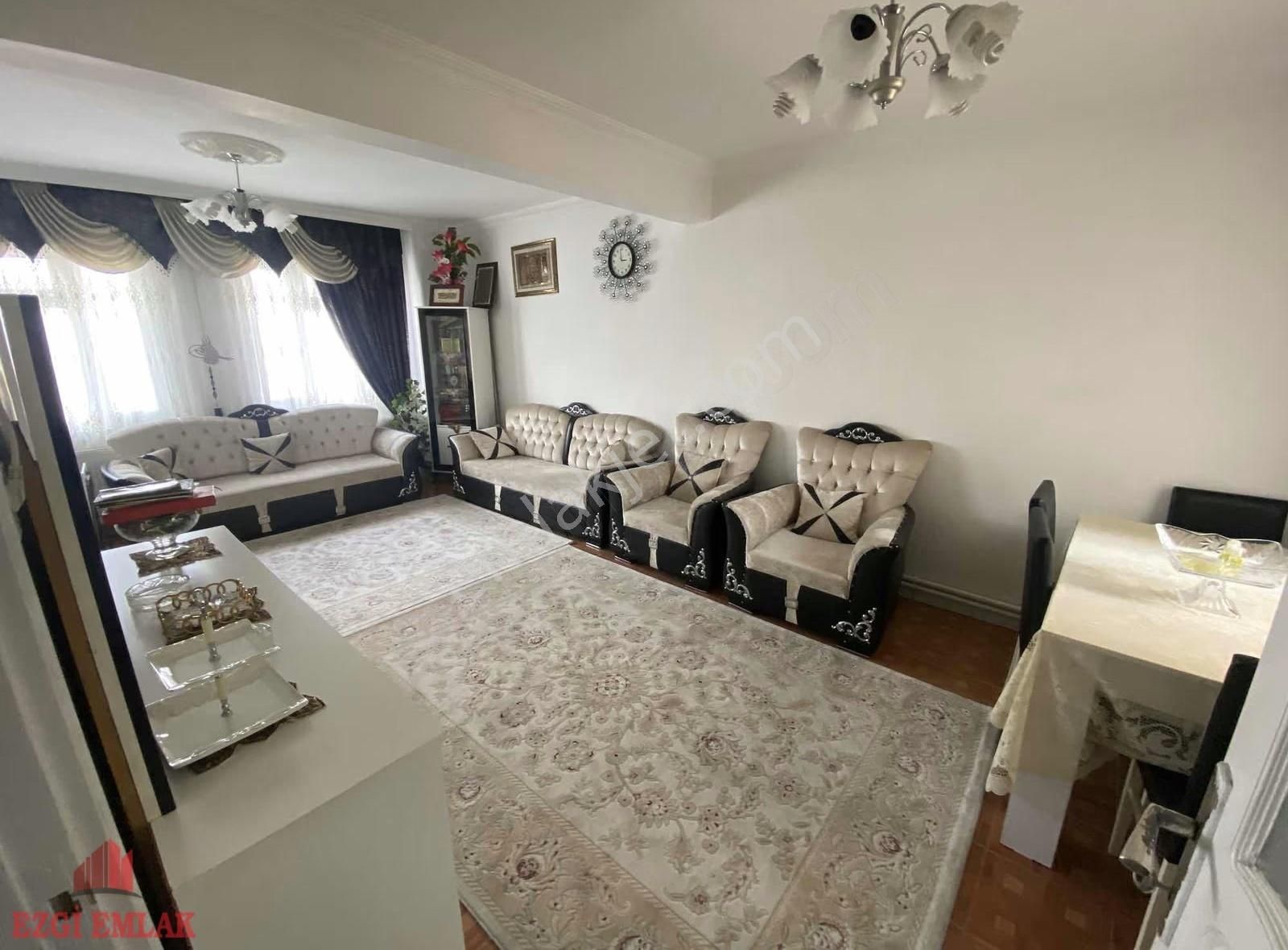 60 . Yıl Mahallesinde Ana Caddeye Yakın 3+1 Kattan Bölme - Görsel 9