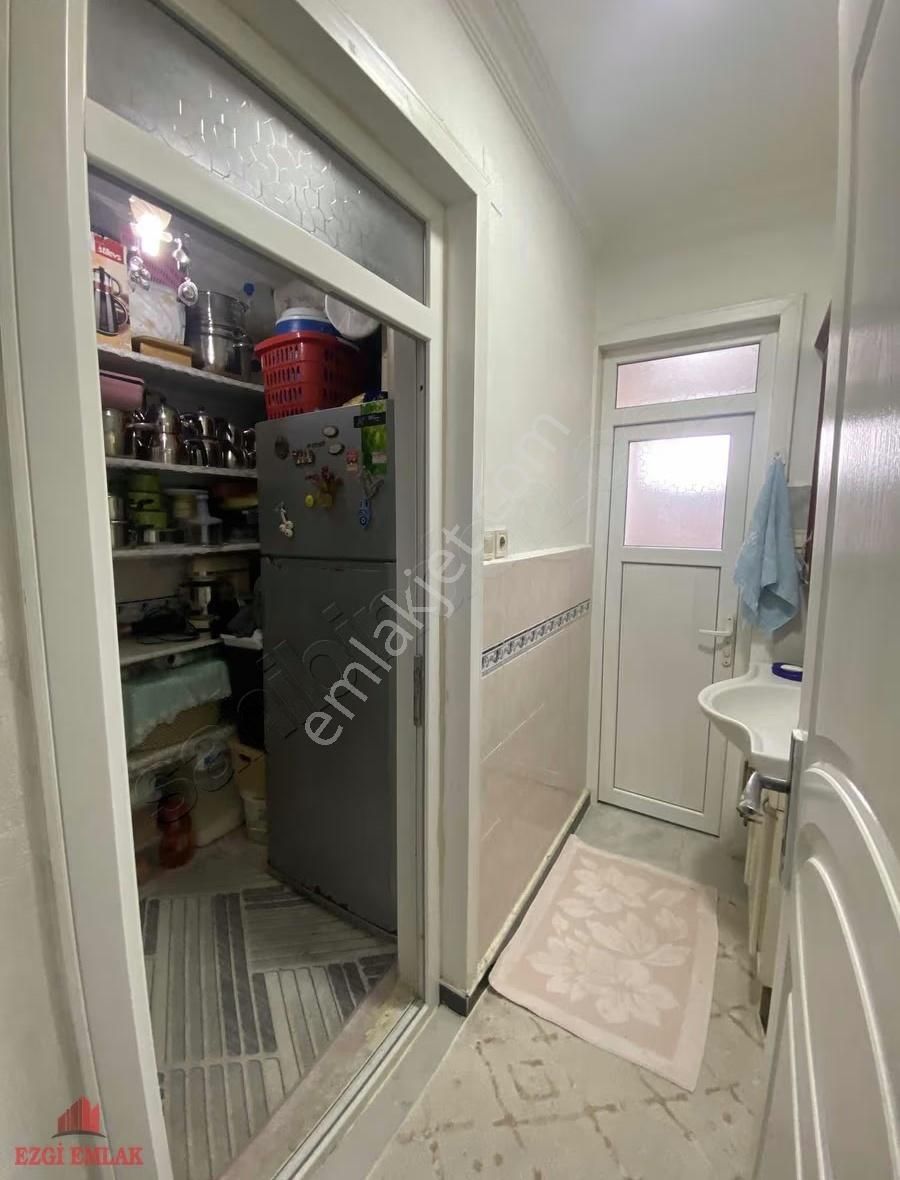 60 . Yıl Mahallesinde Ana Caddeye Yakın 3+1 Kattan Bölme - Görsel 2