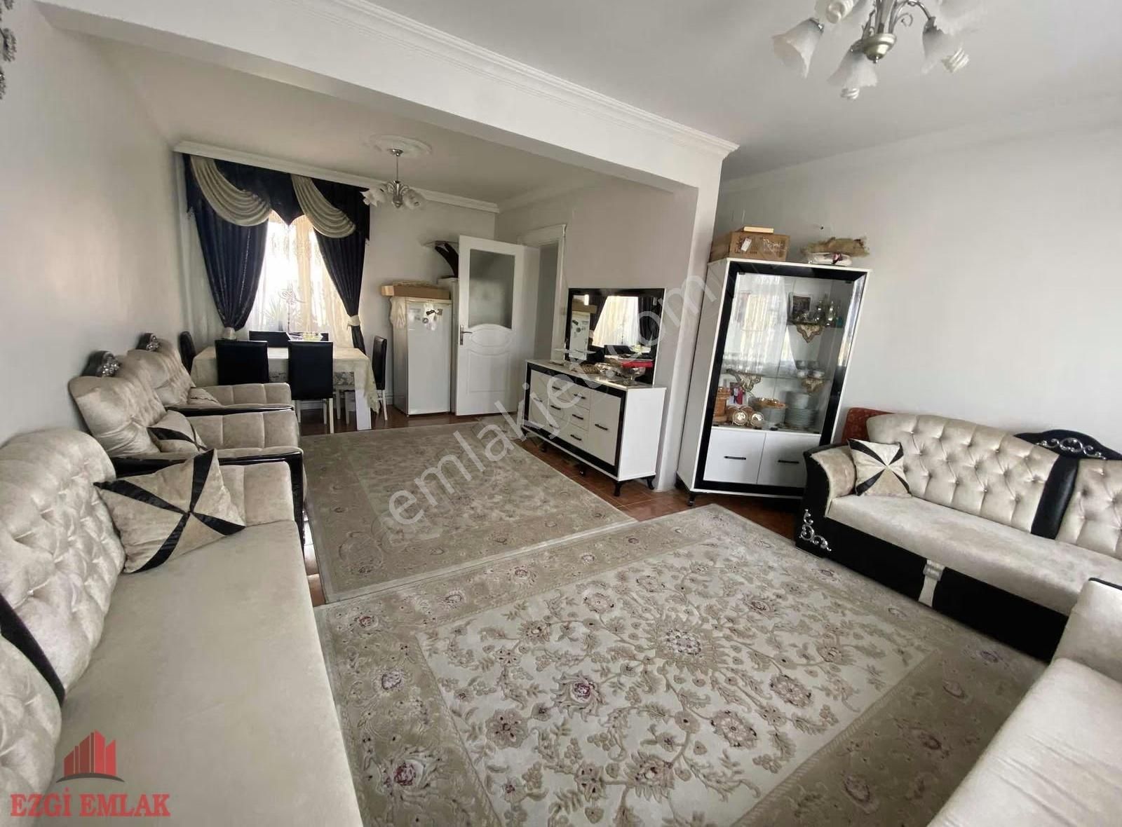 60 . Yıl Mahallesinde Ana Caddeye Yakın 3+1 Kattan Bölme - Görsel 14