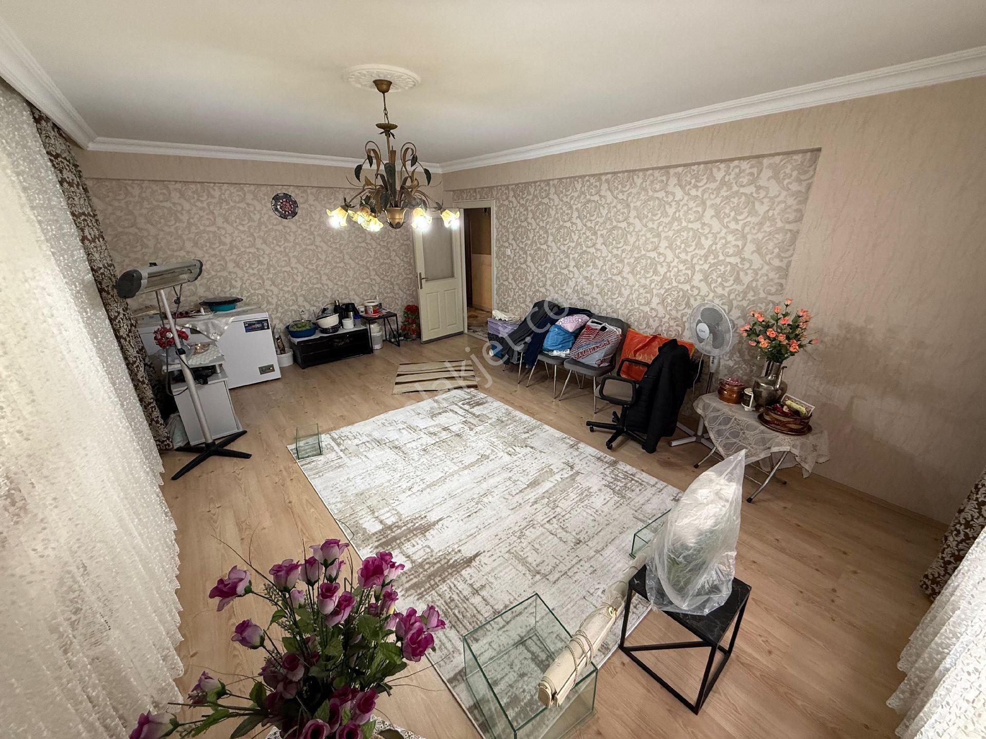 Karapürçek Mahallesi Satılık 4+1 Eyüp Cami Yakını Asansörlü Ara Kat - Görsel 9