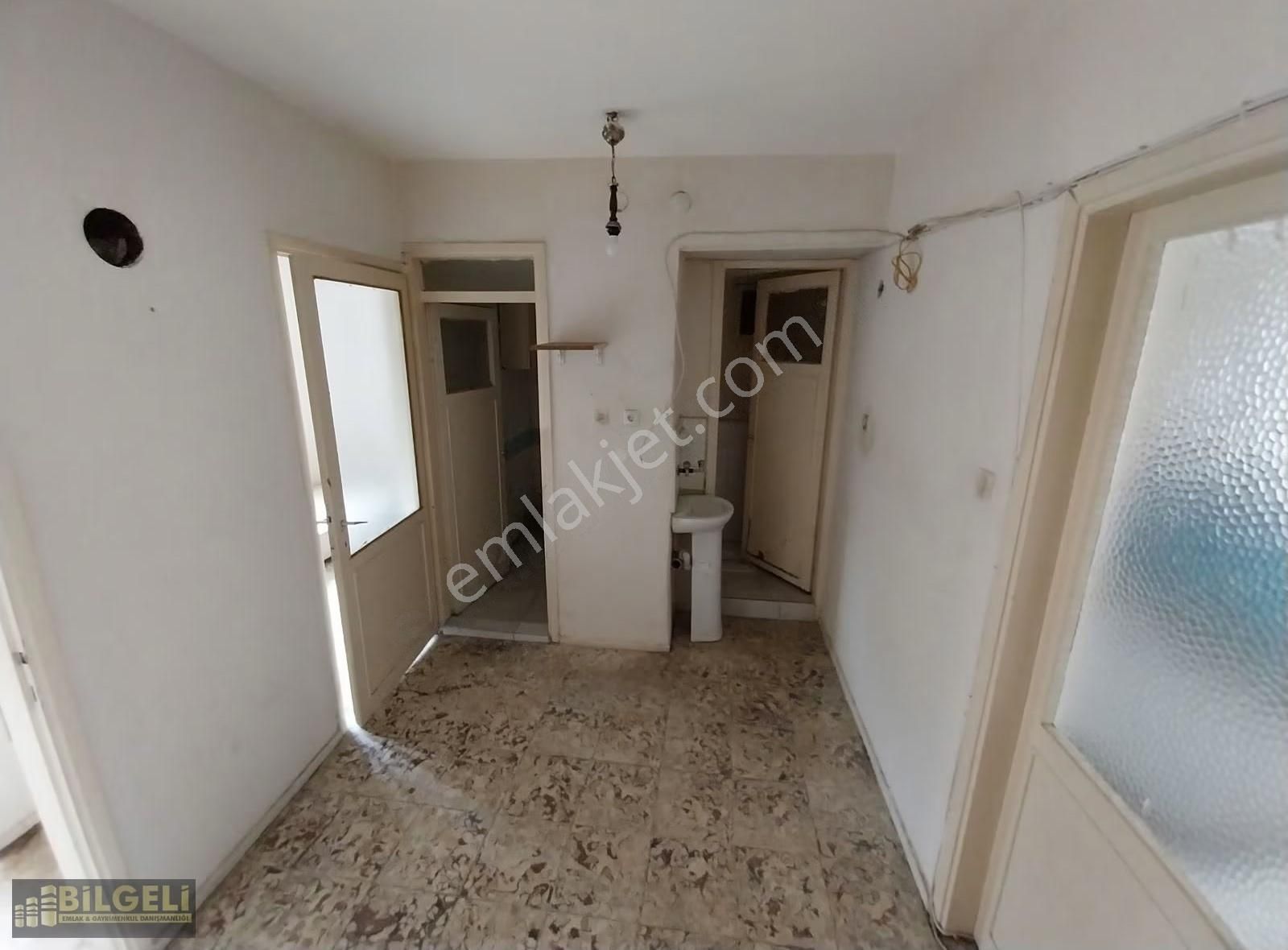 Akıncılar Mahallesi'nde Satılık Arakat 1+1 Standart Daire - Görsel 5