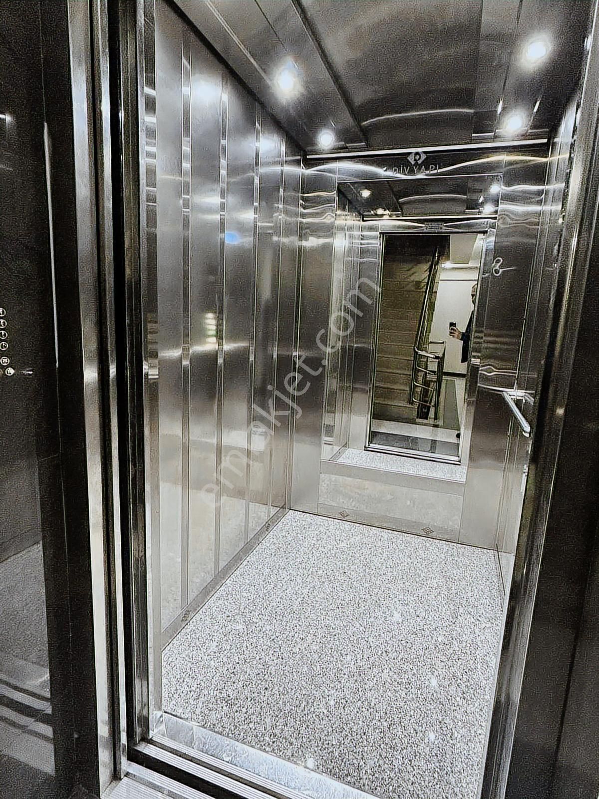 Göçerler'de Kiralık 2+1.site İçi Doğalgazlı Havuzlu Hast.yakını - Görsel 24