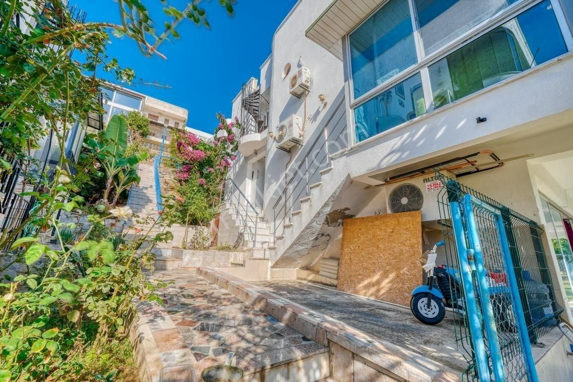 Alanya / Demirtaş’ta Deniz Manzaralı 3+1 Satılık Villa - Görsel 34