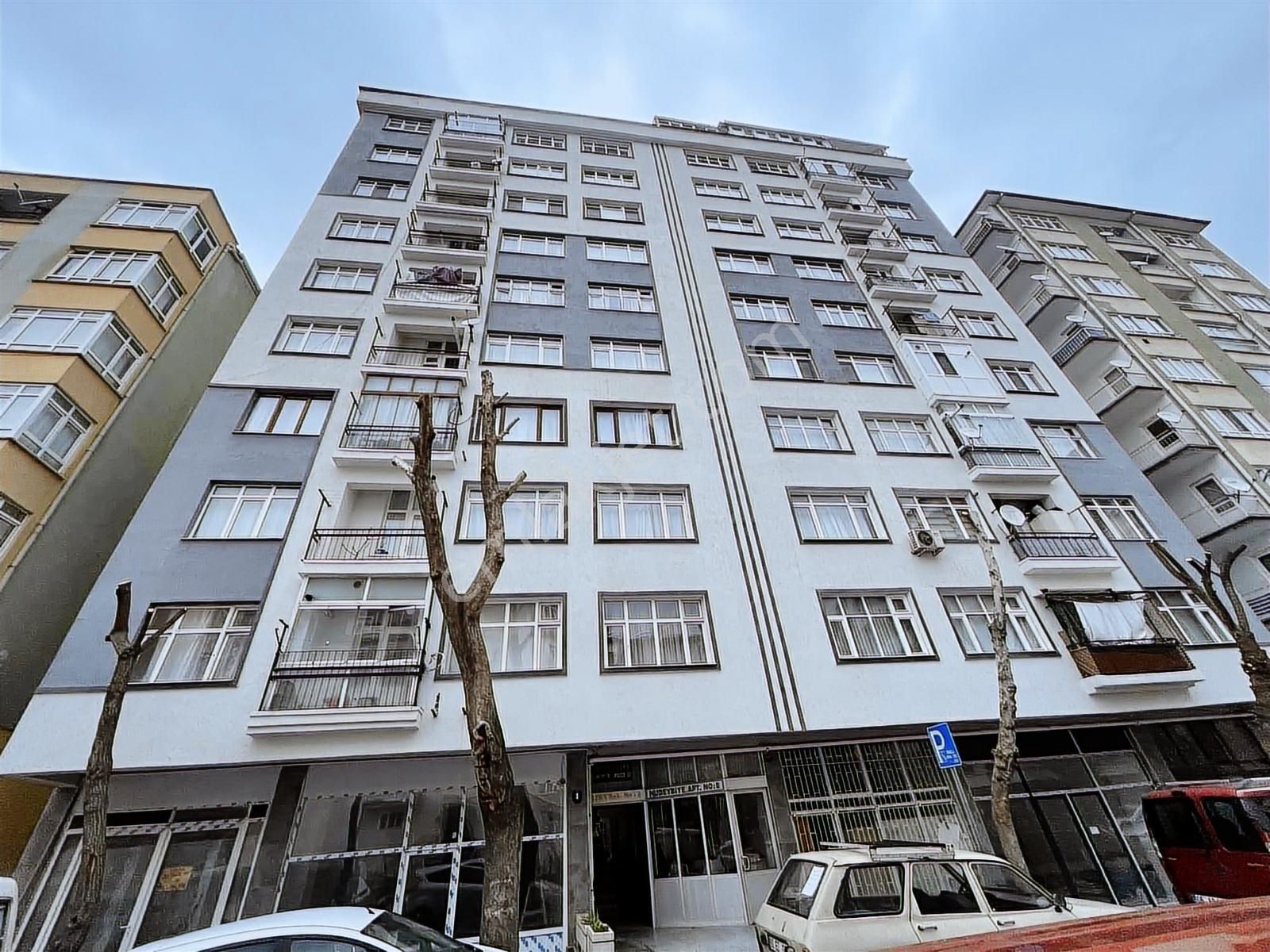 Metroya Yürüme Mesafesinde Yapılı Satılık 3+1 Daire - Görsel 2