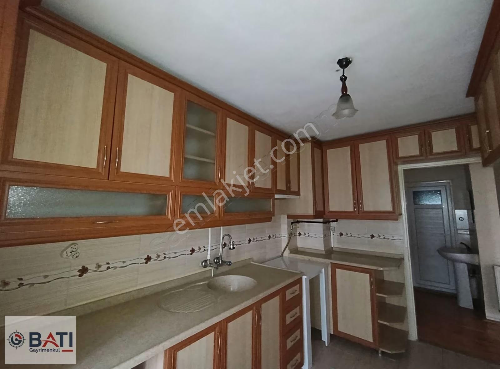 Torbalı Batı Gayrimenkul Den Kiralık Daire