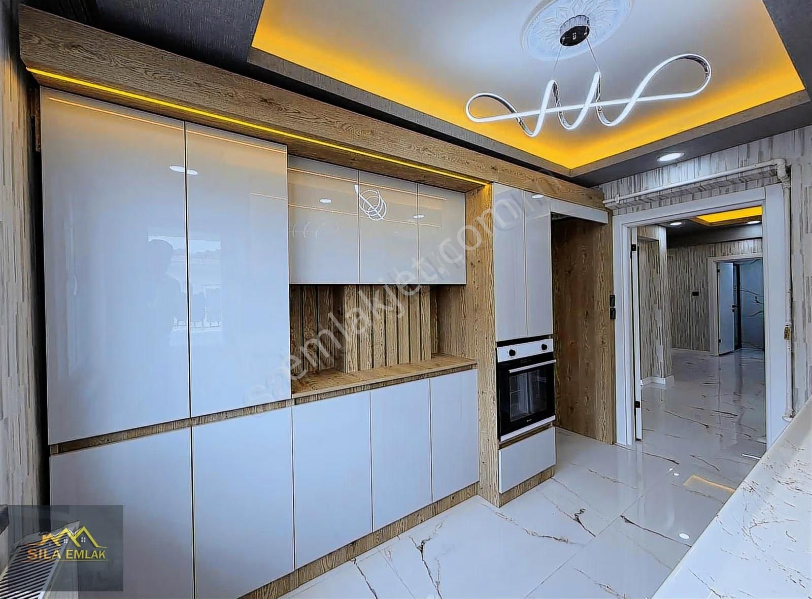 Akşemsettin Mah. 3+1 Full Yapılı Ön Cephe Krediye Uygun Daire!