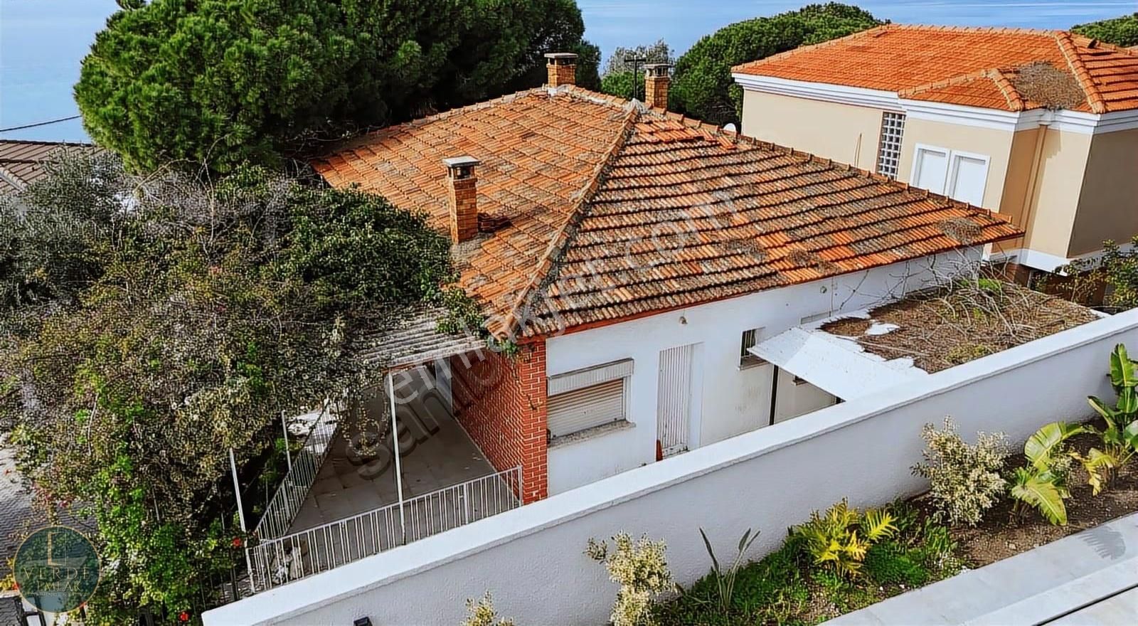 Çeşme Ardıç'ta Muhteşem Konumlu 343 M2 Arsa Paylı Villa - Görsel 9