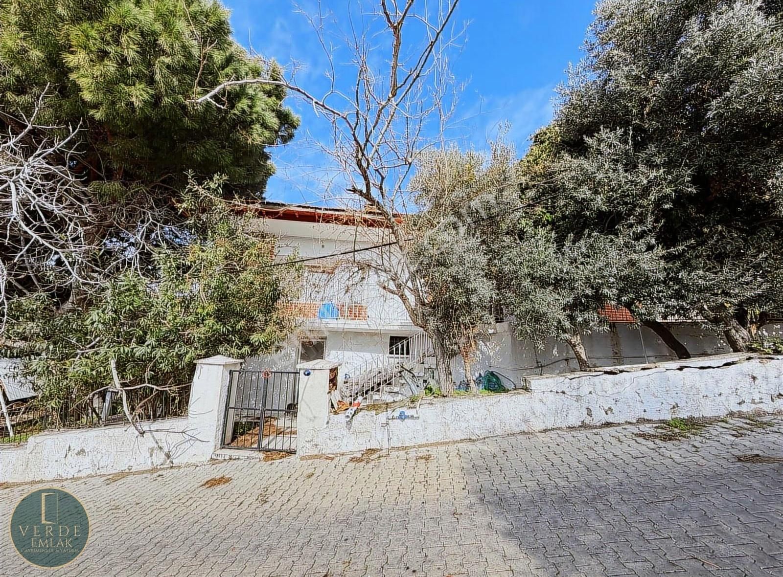 Çeşme Ardıç'ta Muhteşem Konumlu 343 M2 Arsa Paylı Villa - Görsel 10