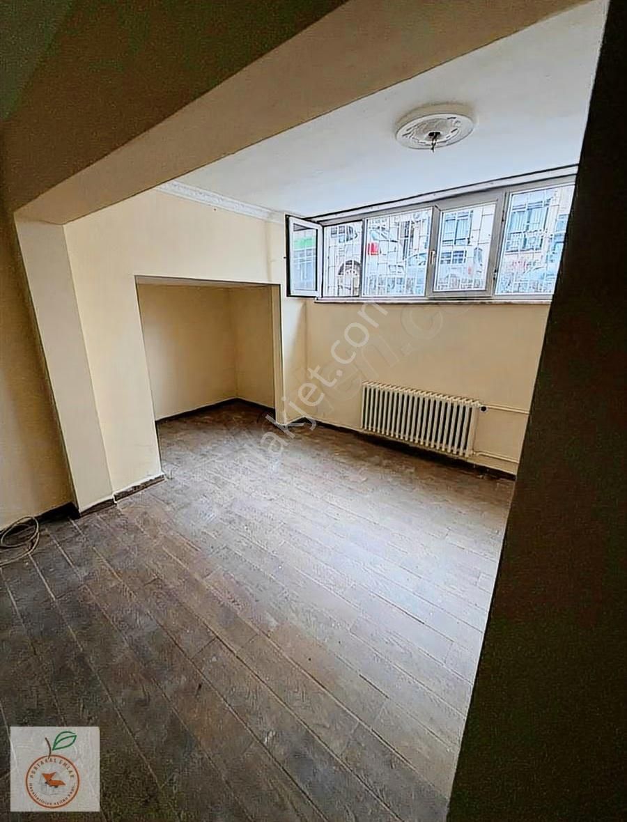 Selimiyede Geniş Bahçe Katı Daire - Görsel 6