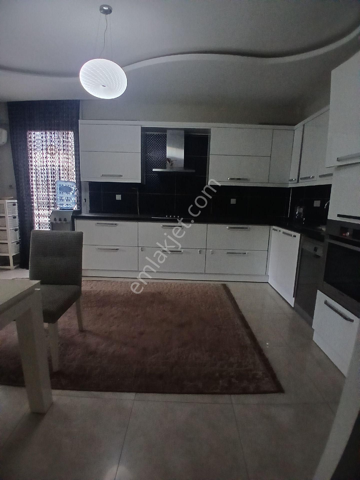 İzmir Torbalı Muratbey Mahallesinde Havuzlu Sitede 3+1 Full Eşyalı Kiralık - Görsel 16