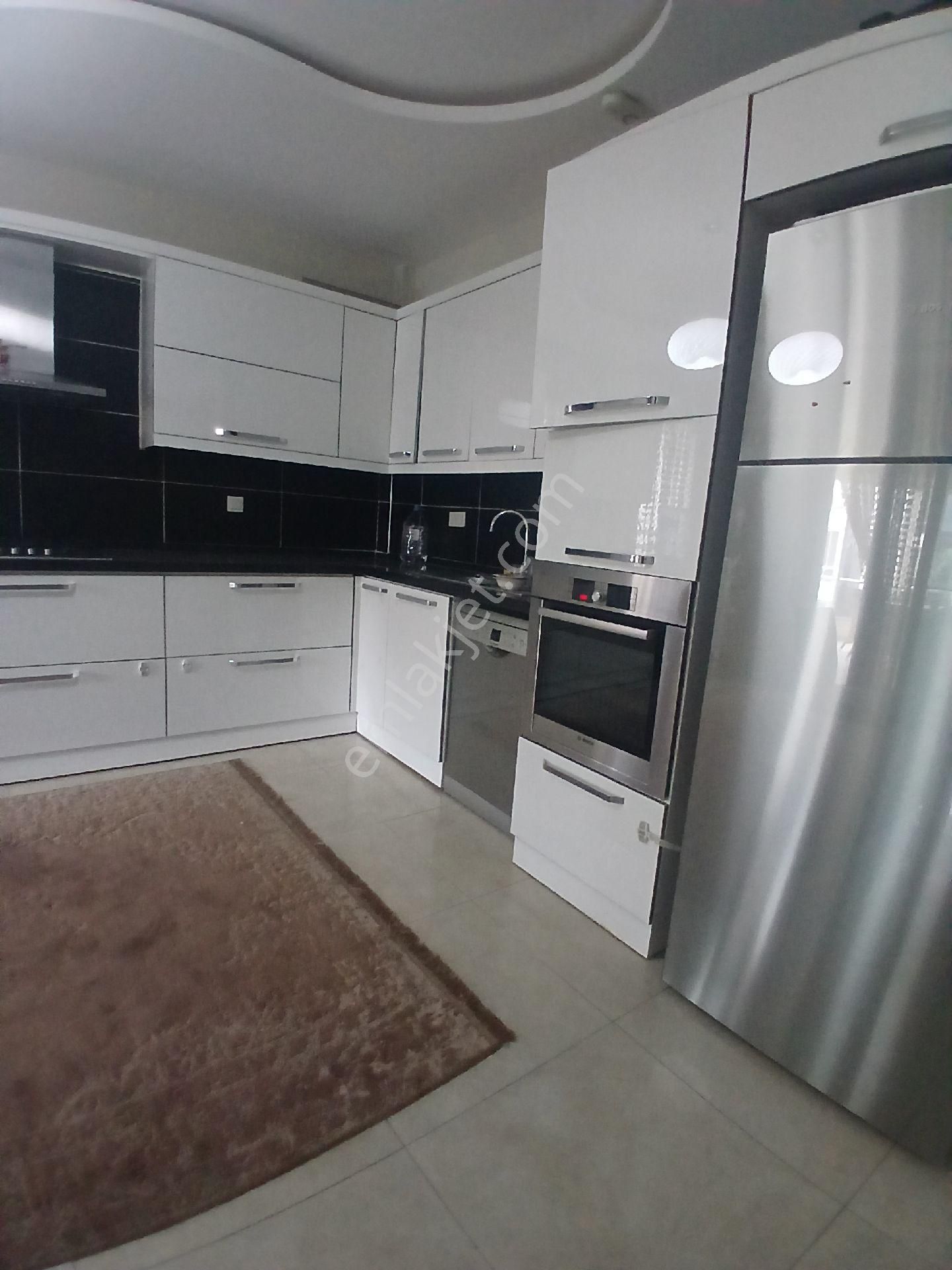 İzmir Torbalı Muratbey Mahallesinde Havuzlu Sitede 3+1 Full Eşyalı Kiralık - Görsel 18
